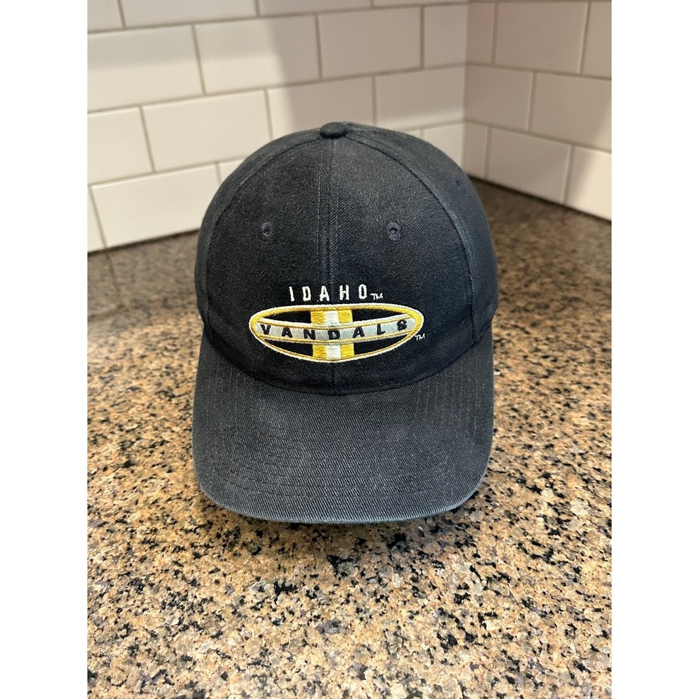 Idaho Vandals Sports Specialties Vintage Snapback Hat Black Green Brim NCAA